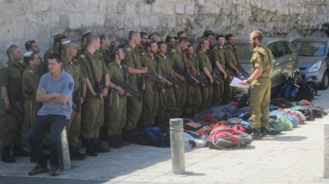 militari israeliani